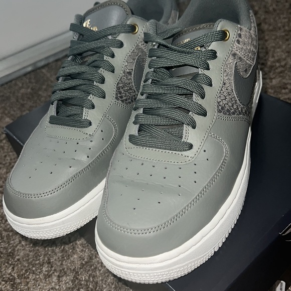 Air Force 1 - Picture 5 of 8